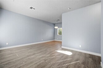 1460 Daybreak Rd in Las Vegas, NV - Building Photo - Building Photo