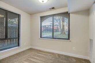PeachTree of McLean Apartments in Falls Church, VA - Building Photo - Building Photo