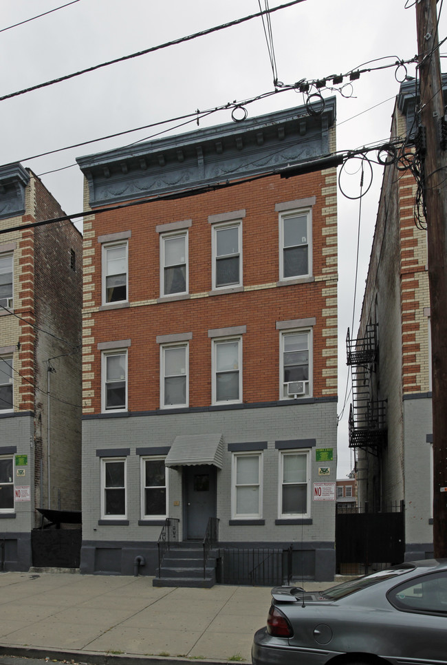 225 Van Horne St in Jersey City, NJ - Building Photo - Building Photo