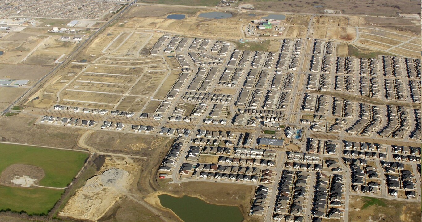 Pecan Woods in Northlake, TX - Building Photo