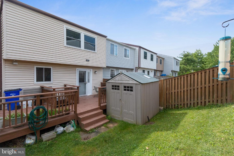 9239 Redbridge Ct in Laurel, MD - Building Photo