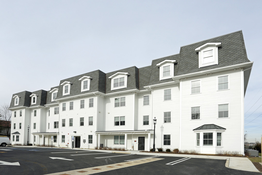 Fortune Square in Red Bank, NJ - Building Photo