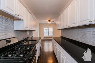 724 W Roscoe St in Chicago, IL - Building Photo - Building Photo
