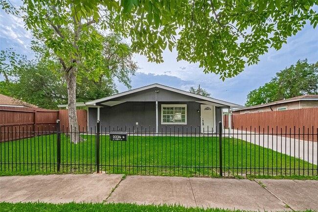 property at 2226 Rainbow Dr