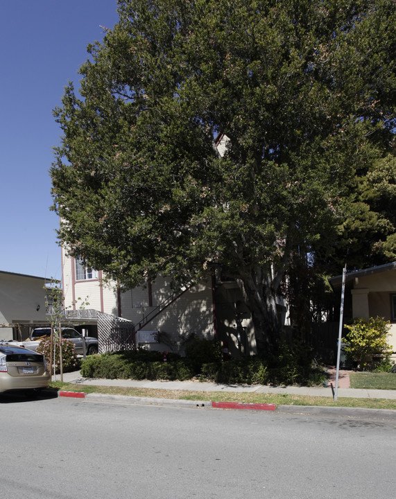 1106 Laguna Ave in Burlingame, CA - Building Photo