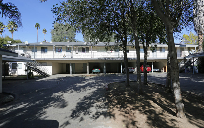 Jardin De Mariposa in San Bernardino, CA - Foto de edificio - Building Photo