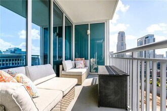 3338 Peachtree Rd NE in Atlanta, GA - Building Photo - Building Photo