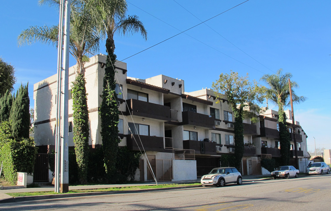 3024 Livonia Ave in Los Angeles, CA - Foto de edificio