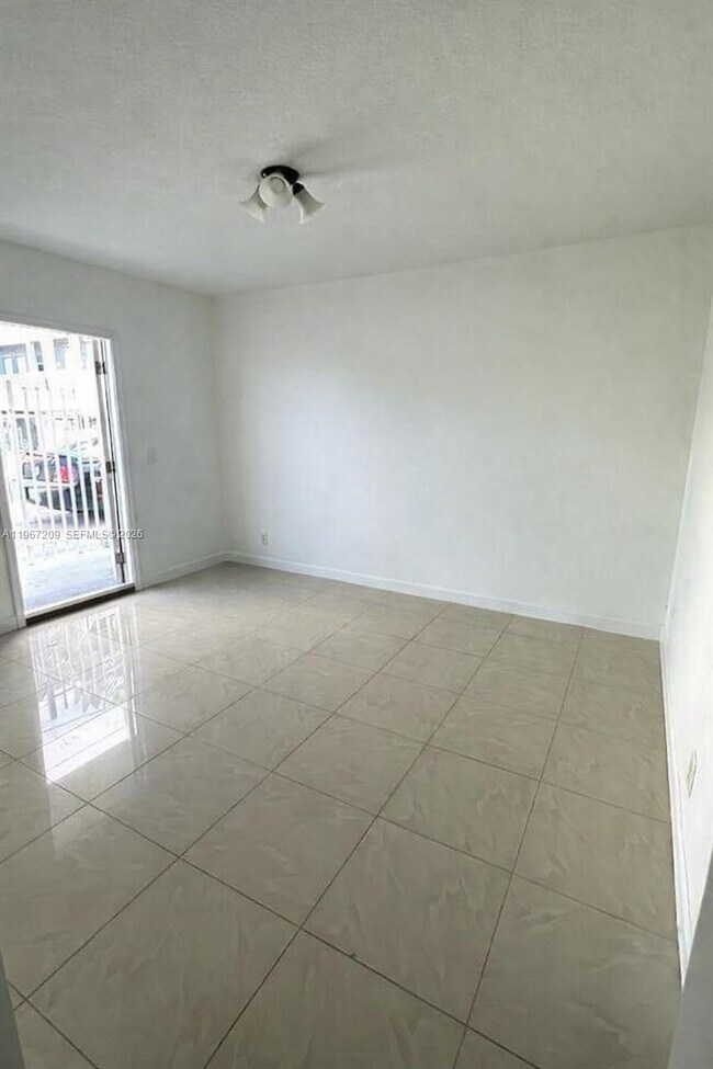 1770 NW 19th Terrace in Miami, FL - Building Photo - Building Photo