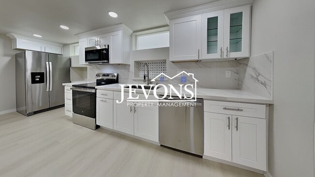 property at 1608 S M St