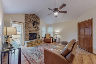 7804 Juneberry St NW in Albuquerque, NM - Building Photo - Building Photo