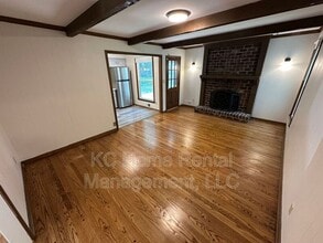 8216 W 97th St in Overland Park, KS - Building Photo - Building Photo