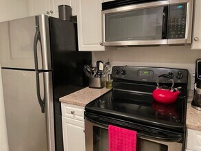 8 Museum Way, Unit 605 in Cambridge, MA - Building Photo - Building Photo