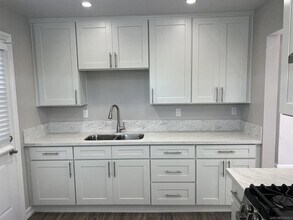 122 Jefferson Ave in Chula Vista, CA - Foto de edificio - Building Photo