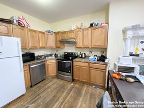 529 Newbury St, Unit 1 in Boston, MA - Building Photo - Building Photo