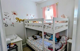 28 E Walnut St in Long Beach, NY - Building Photo - Building Photo