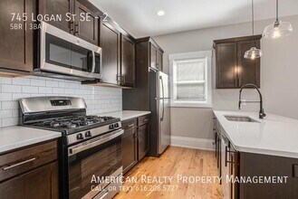 745 Logan St SE in Grand Rapids, MI - Building Photo - Building Photo