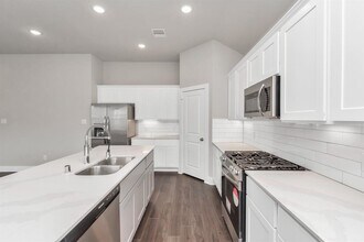 1218 Scarlet Crk Dr in Rosharon, TX - Building Photo - Building Photo