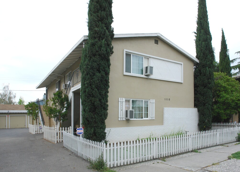 1110 W Hamilton Ave in Campbell, CA - Building Photo