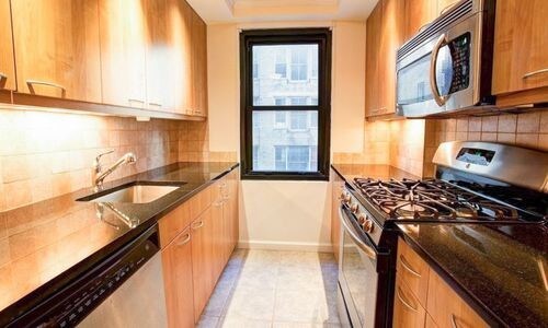 315 W 57th St-Unit -12 in New York, NY - Foto de edificio - Building Photo