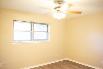 2309 Cedar St in Pearland, TX - Building Photo - Building Photo