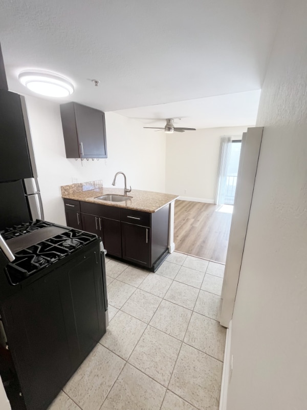 101 W Canada, Unit 8 in San Clemente, CA - Foto de edificio - Building Photo