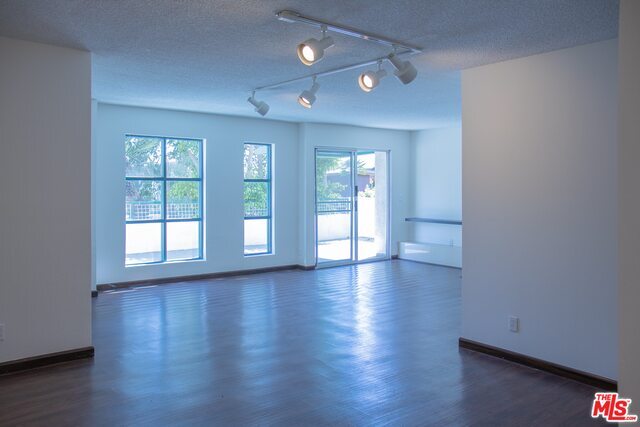 11735 Dorothy St-Unit -101 in Los Angeles, CA - Building Photo