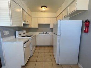 2700 Sunny Ln in Taylor, TX - Building Photo - Building Photo