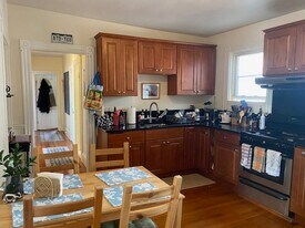 161 Beacon St, Unit 3 in Somerville, MA - Building Photo