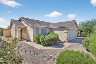 1719 E Sandalwood Rd in Casa Grande, AZ - Building Photo - Building Photo