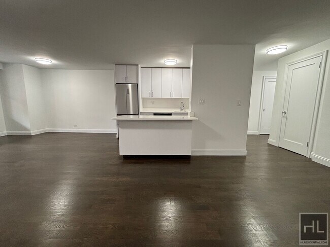 East 82nd Street in New York, NY - Building Photo - Building Photo