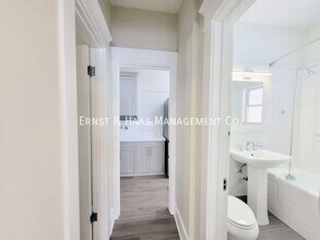 135 Bonito Ave in Long Beach, CA - Building Photo - Building Photo