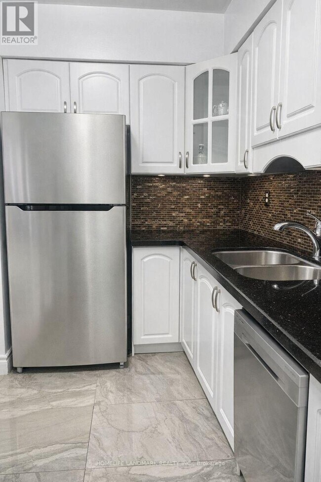 1360 York Mills Rd in Toronto, ON - Building Photo - Building Photo