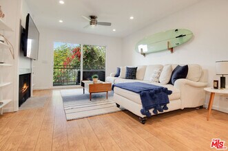 6476 Cavalleri Rd in Malibu, CA - Building Photo - Building Photo