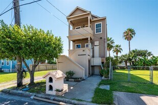 411 29th St in Galveston, TX - Building Photo