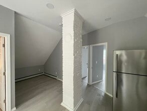 378 Central Ave, Unit C in Norwich, CT - Building Photo - Building Photo