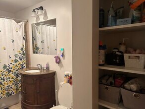 43 Selkirk Rd in Boston, MA - Foto de edificio - Building Photo