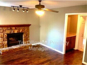 14327 N Pennsylvania Ave in Oklahoma City, OK - Foto de edificio - Building Photo