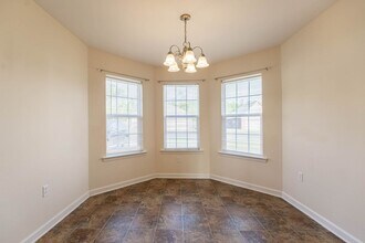 2216 Paula Cir in Ocean Springs, MS - Building Photo - Building Photo