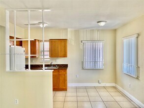 930 SW 7th Ave, Unit 3 in Miami, FL - Building Photo - Building Photo