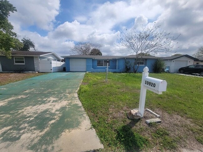 10920 Oakdale Ave in Port Richey, FL - Building Photo - Building Photo