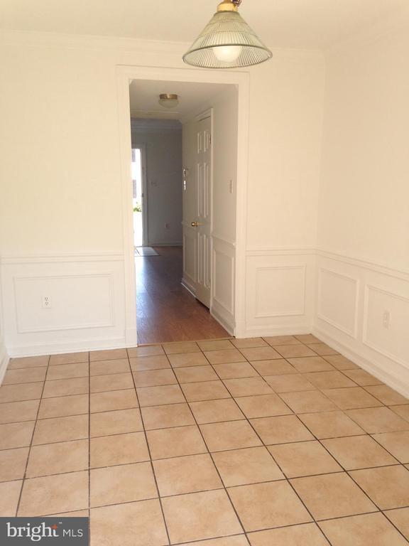 16565 Sherwood Pl in Woodbridge, VA - Foto de edificio - Building Photo