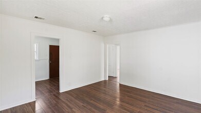 410 Clinton Park St in Houston, TX - Building Photo - Building Photo
