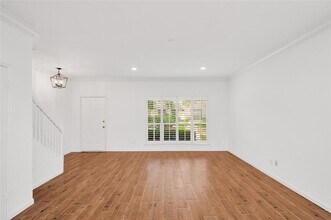 14719 Barryknoll Ln in Houston, TX - Foto de edificio - Building Photo
