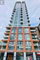 126 Simcoe St in Toronto, ON - Building Photo