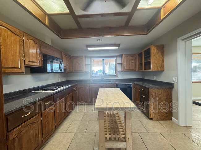 property at 2910 N 193rd Ave