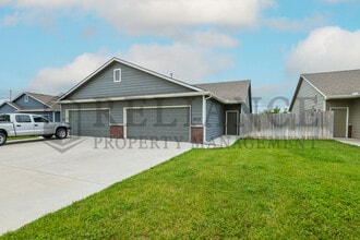 1615 E Horstmann Ct in Andover, KS - Building Photo - Building Photo