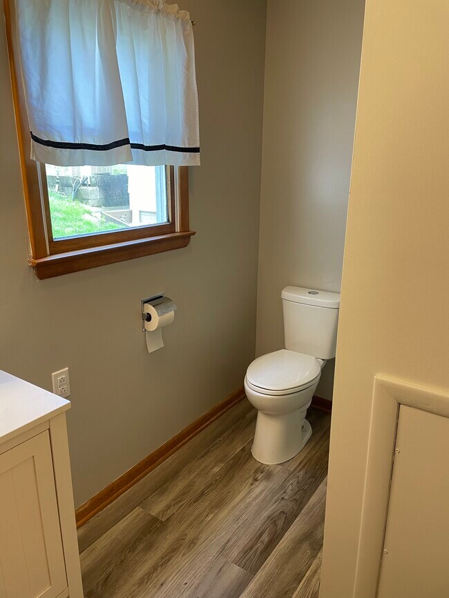 3521 Leona Ave Rentals in Shadyside, OH