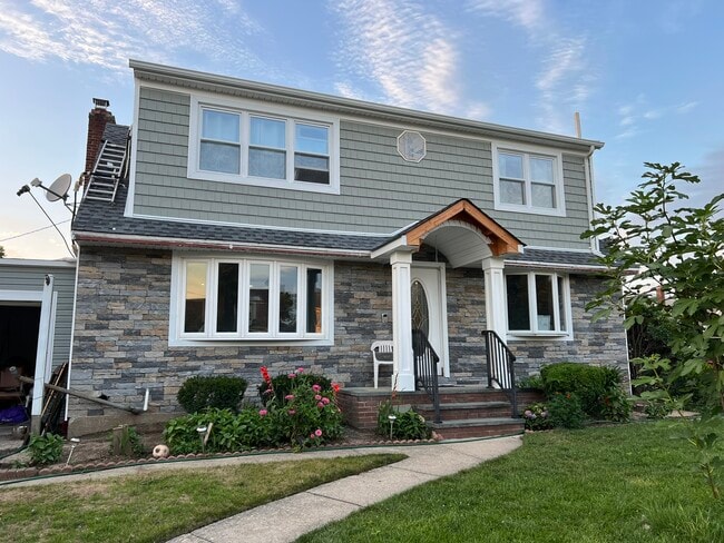 property at 772 Garden Dr