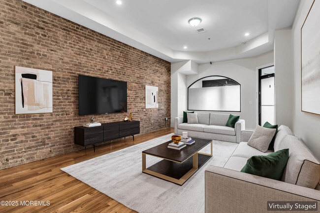 property at 7 Broad St